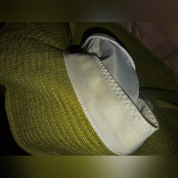 Beautiful Green Bucket Hat Gently Used - Picture 9 of 14